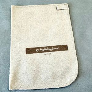 قفاز قماشي لتلميع الأحذية